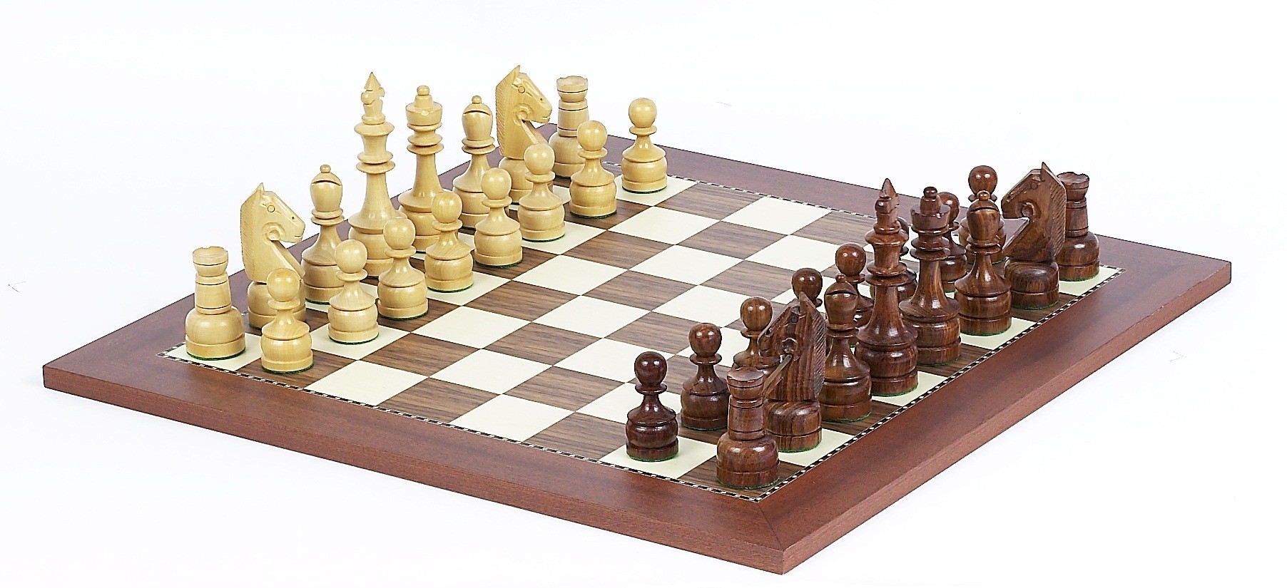 Staunton Champ Chessmen & Champion Board