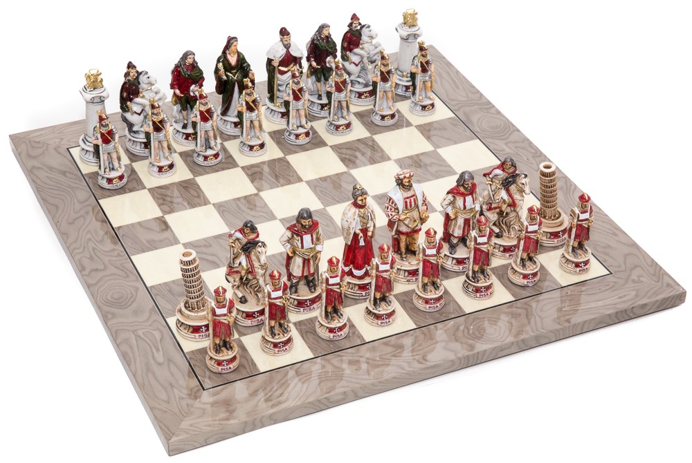 Pisa and Venice Chessmen & Superior Board