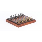 Florentine Staunton Chessmen & Leatherette Cabinet Board